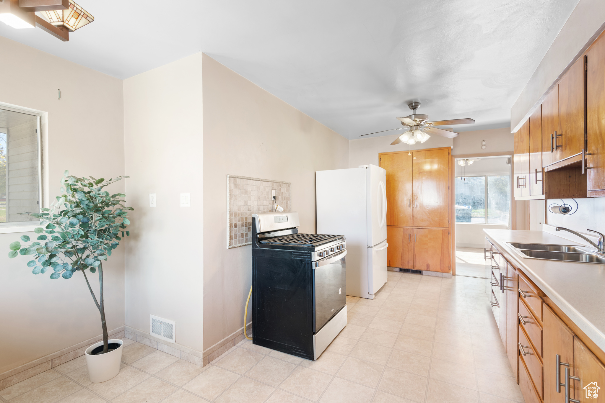 INTERNATIONAL SUB - Residential