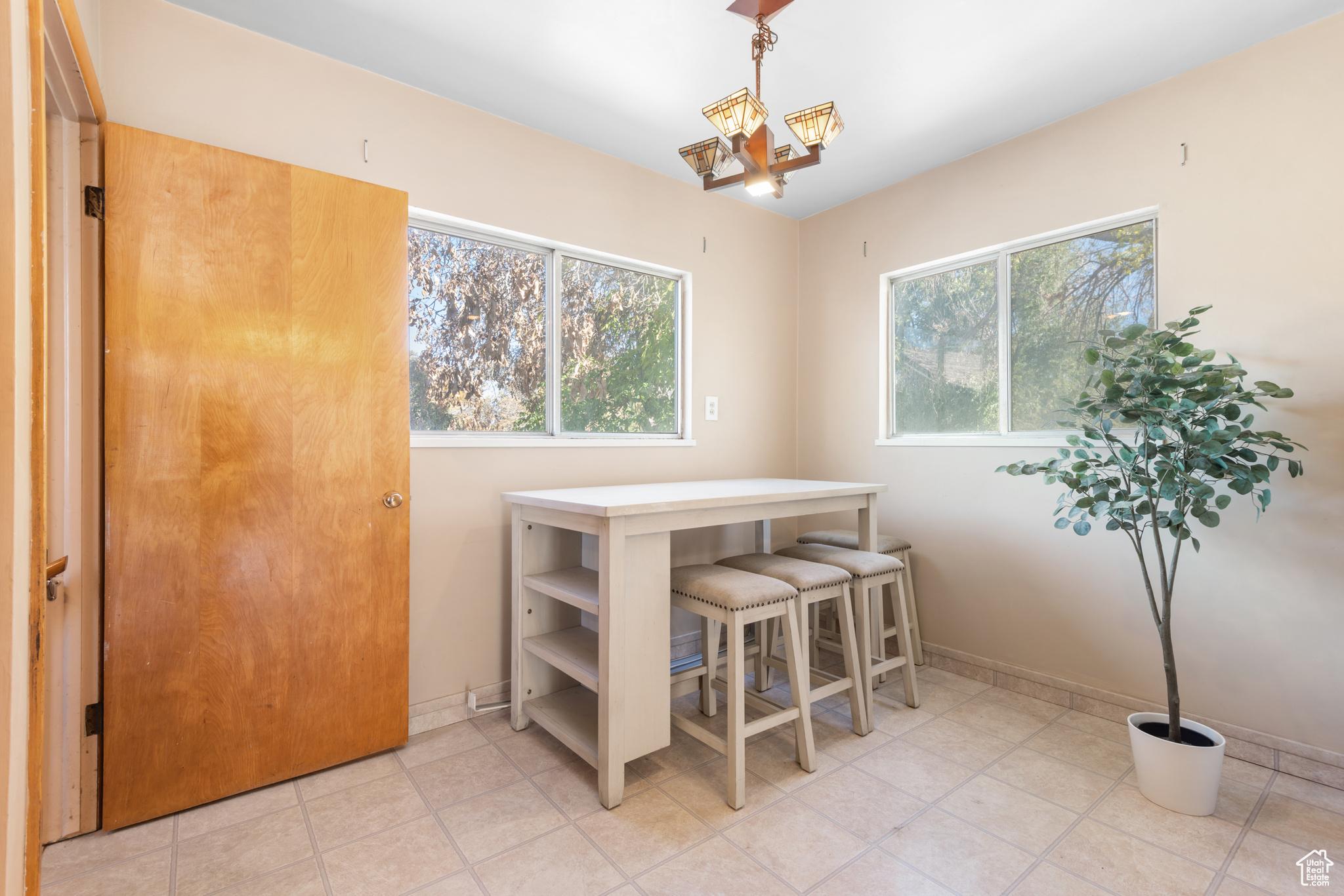 INTERNATIONAL SUB - Residential