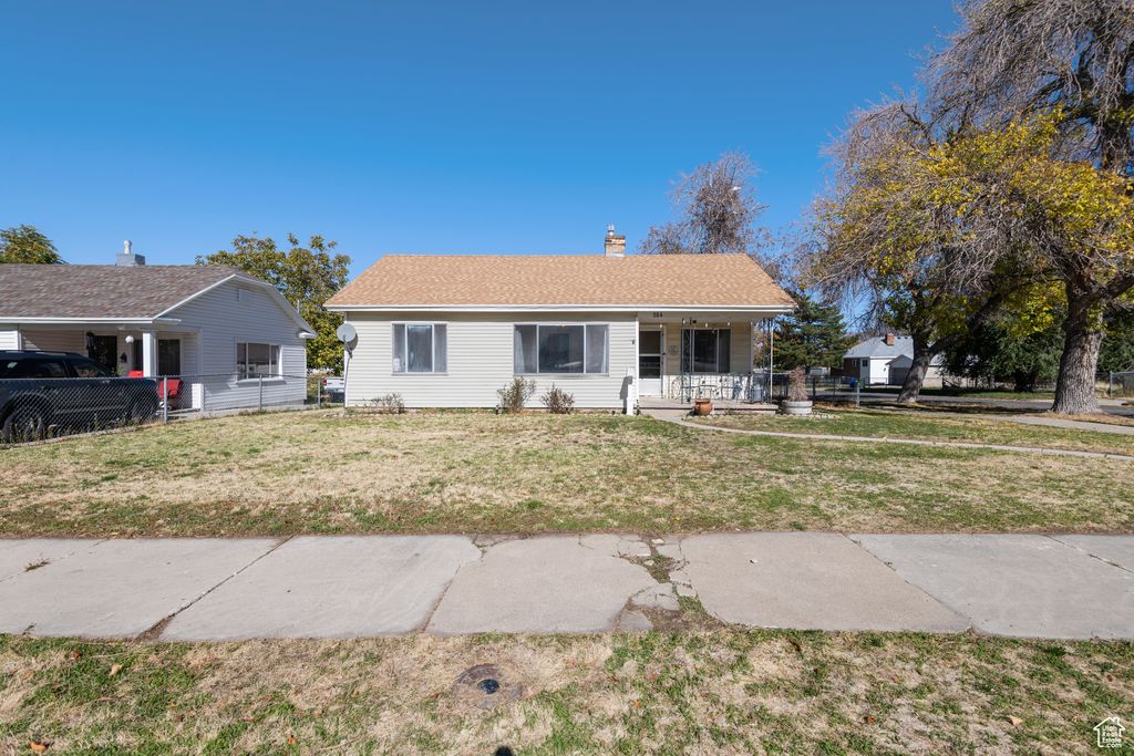 Photo of 264 W INTERNATIONAL AVE, Tooele, UT 84074 (MLS # 2118688)
