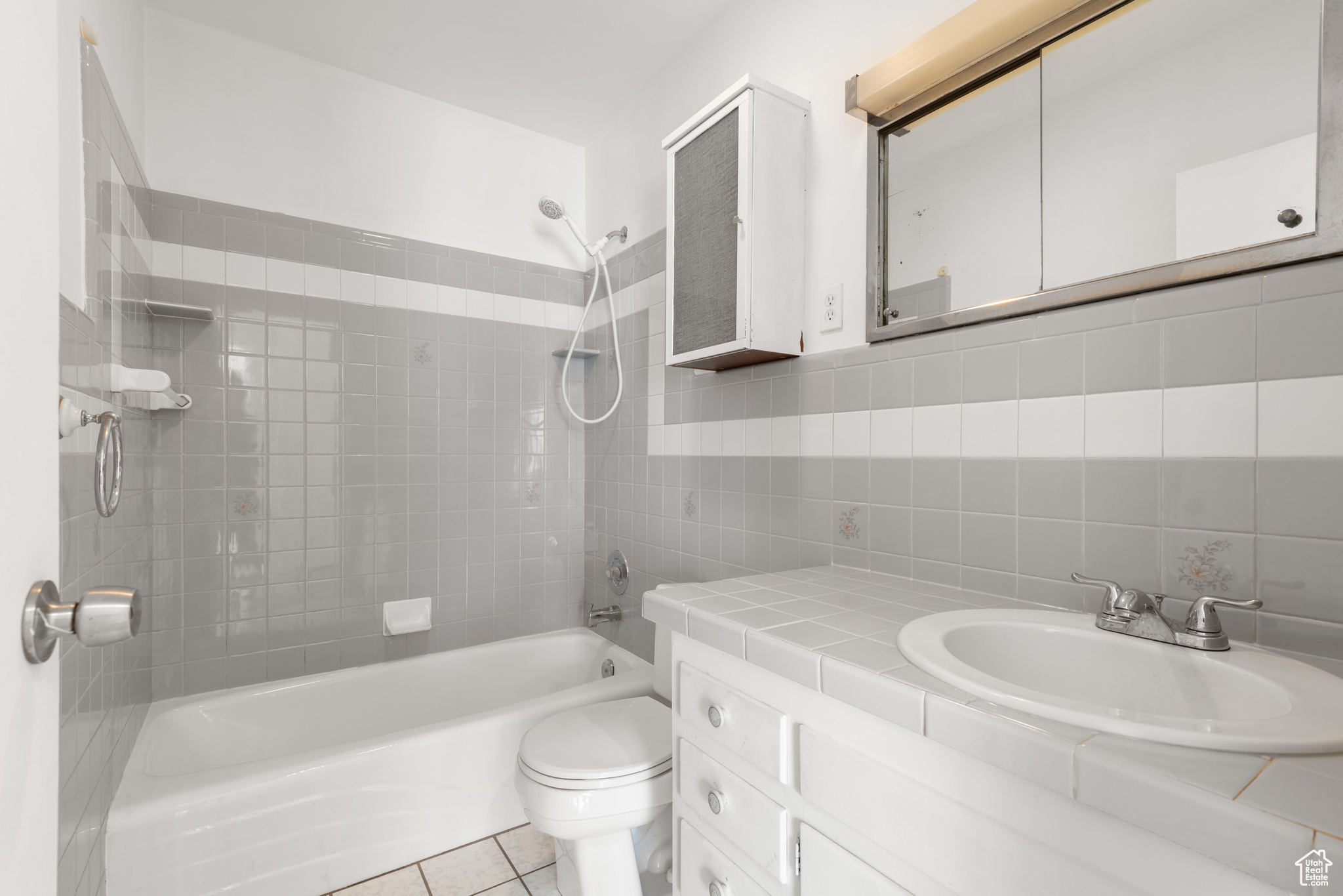 INTERNATIONAL SUB - Residential