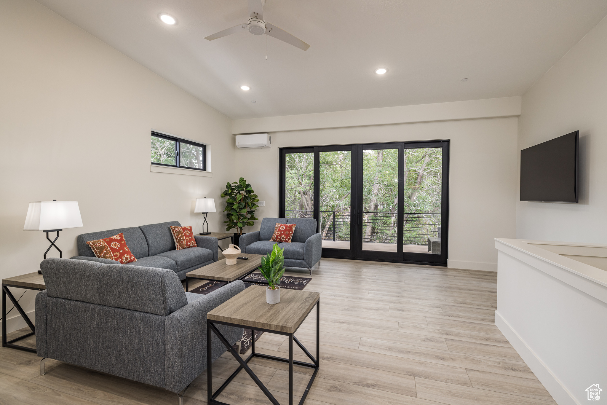COTTONWOOD CONDOS - Residential