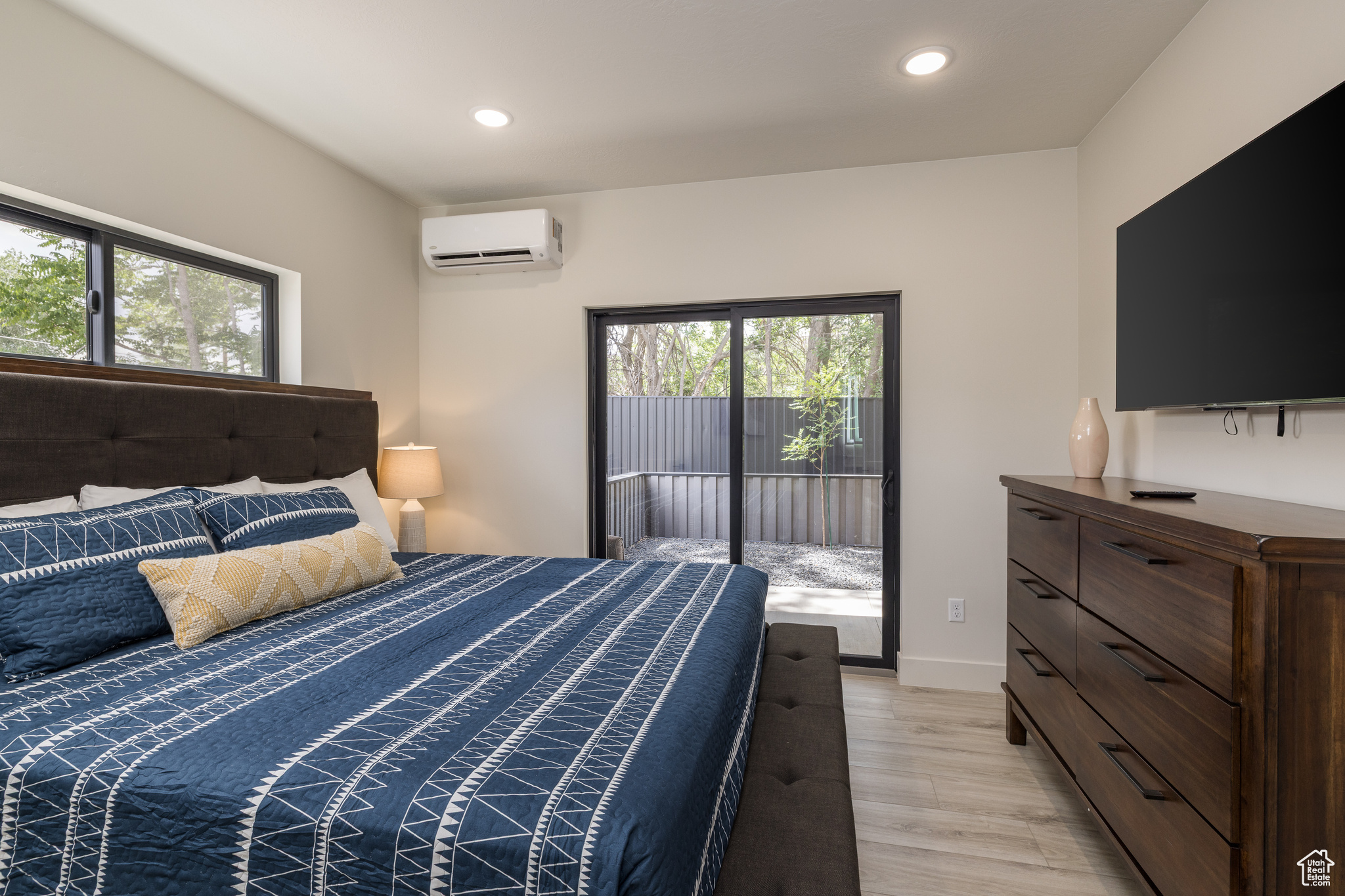 COTTONWOOD CONDOS - Residential