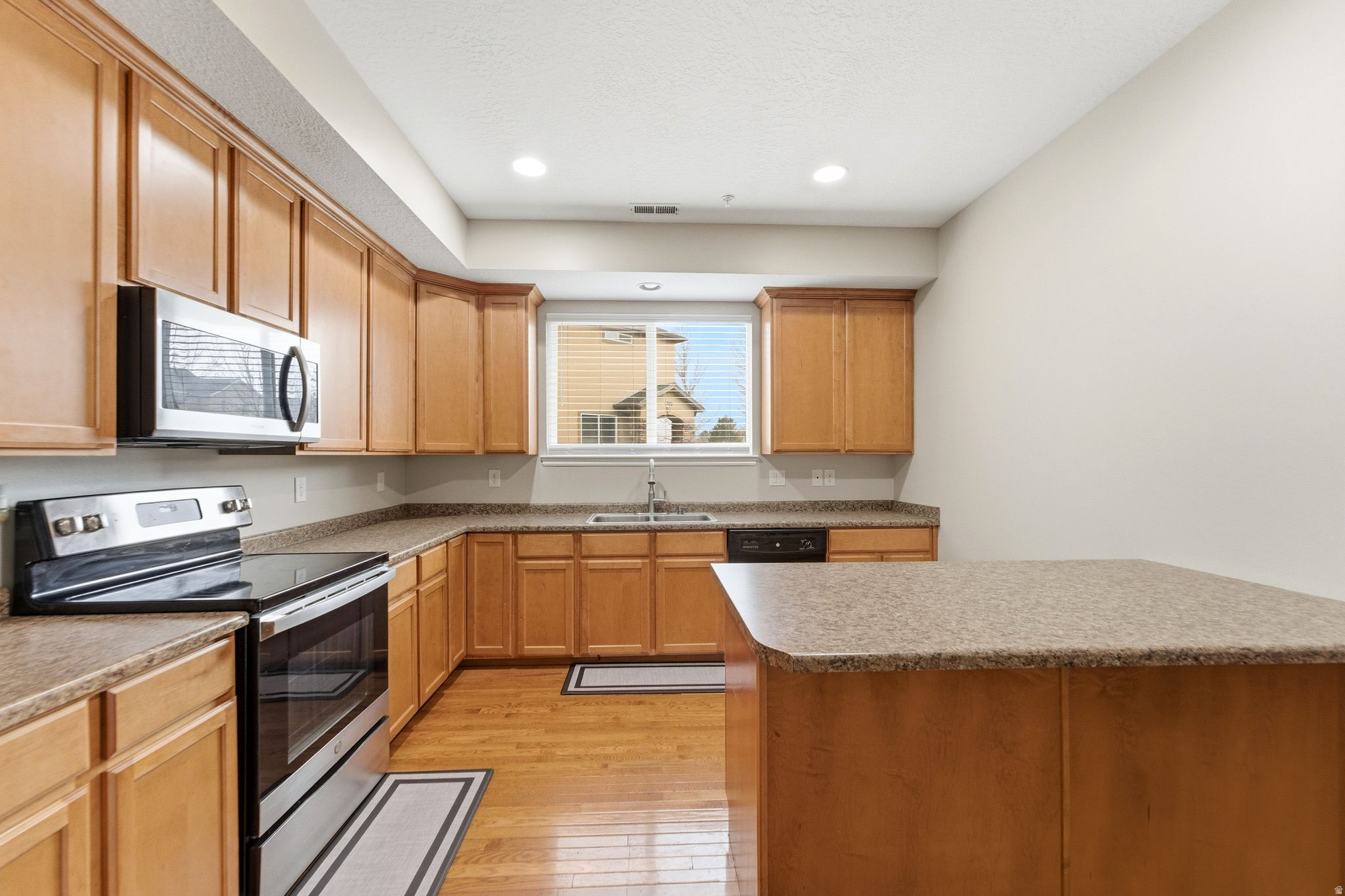 AMBERLY CONDOS - Residential