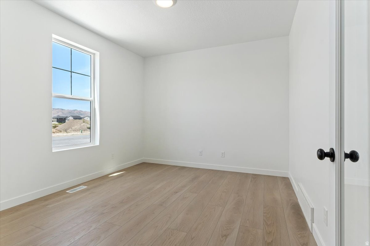 NORTHLAKE MEADOWS - Residential