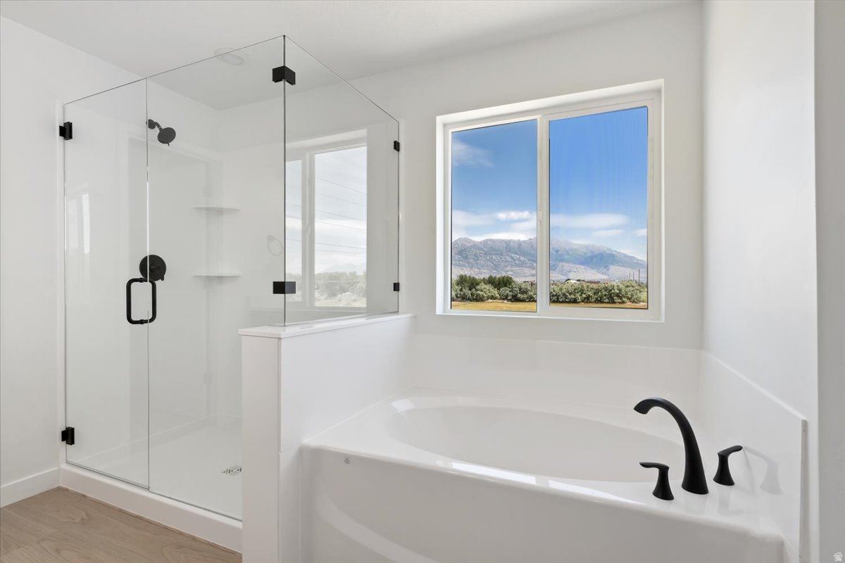 NORTHLAKE MEADOWS - Residential