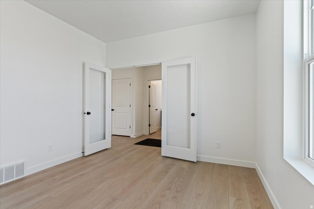 NORTHLAKE MEADOWS - Residential