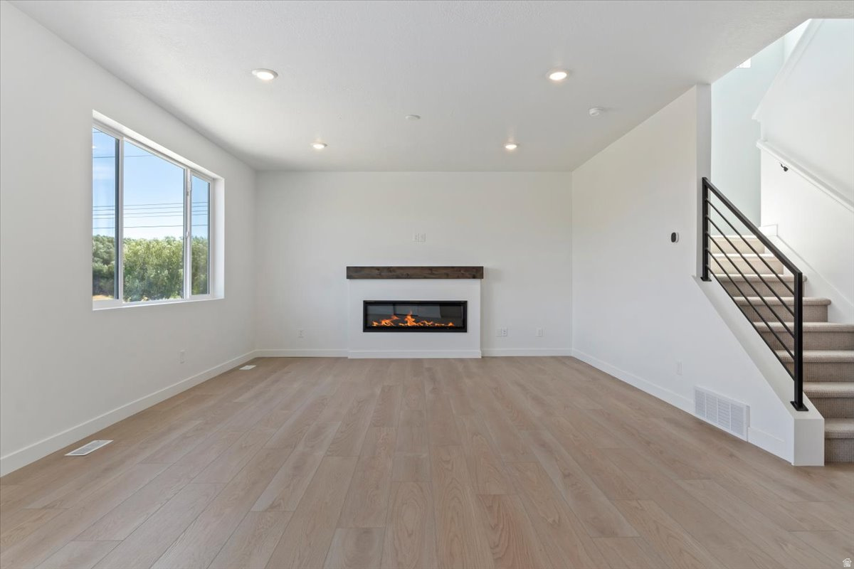 NORTHLAKE MEADOWS - Residential