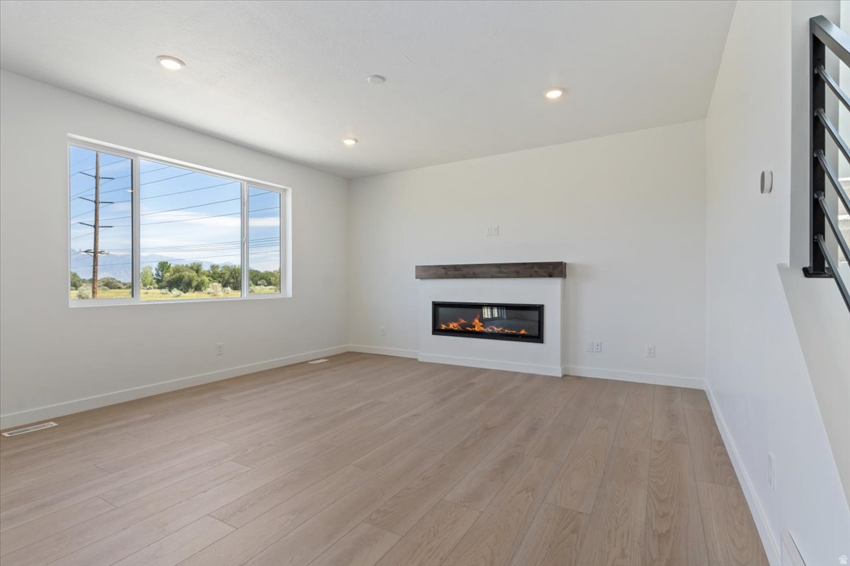 NORTHLAKE MEADOWS - Residential