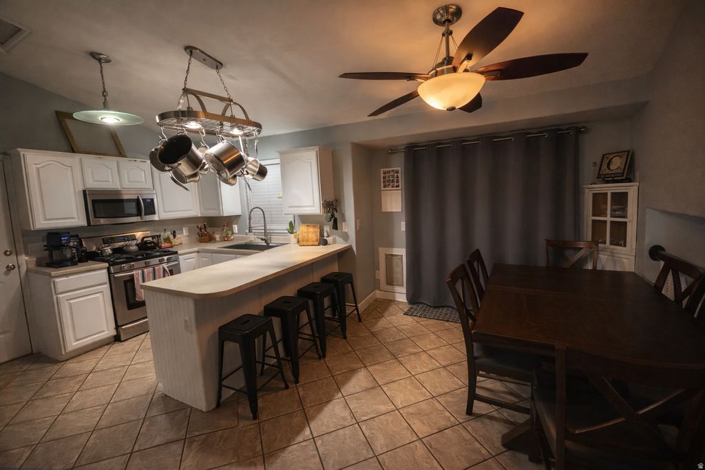 Photo of 5870 COLT HOLLOW CT, Herriman, UT 84096 (MLS # 2128177)