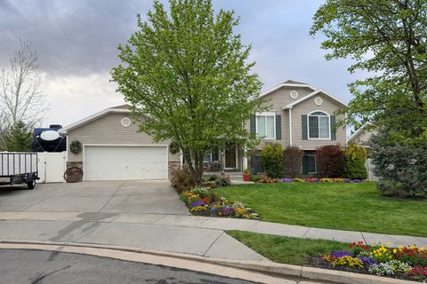Photo of 5870 COLT HOLLOW CT, Herriman, UT 84096 (MLS # 2128177)