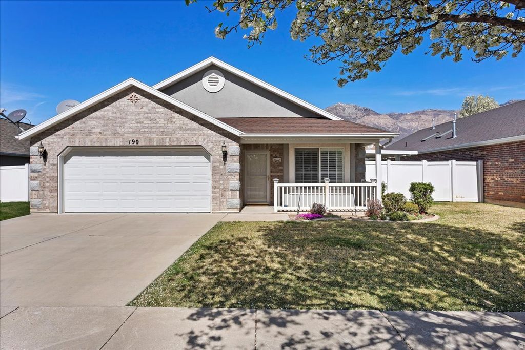 Photo of 190 W NEWBURY LN, Harrisville, UT 84414 (MLS # 2146420)