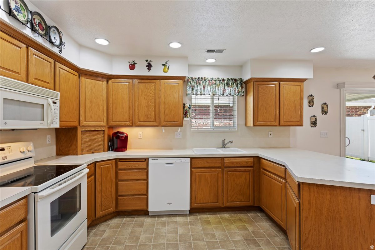 COTTAGES AT COLONIAL SPRINGS - Residential