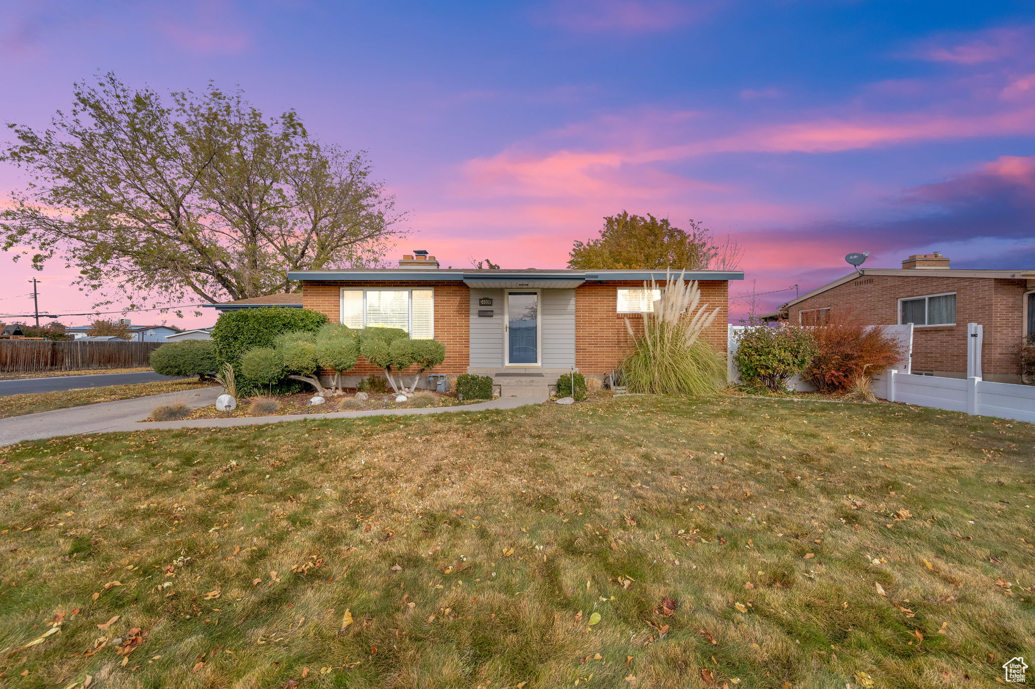 3466 W Meadowbrook Dr, West Valley City, Utah image 1