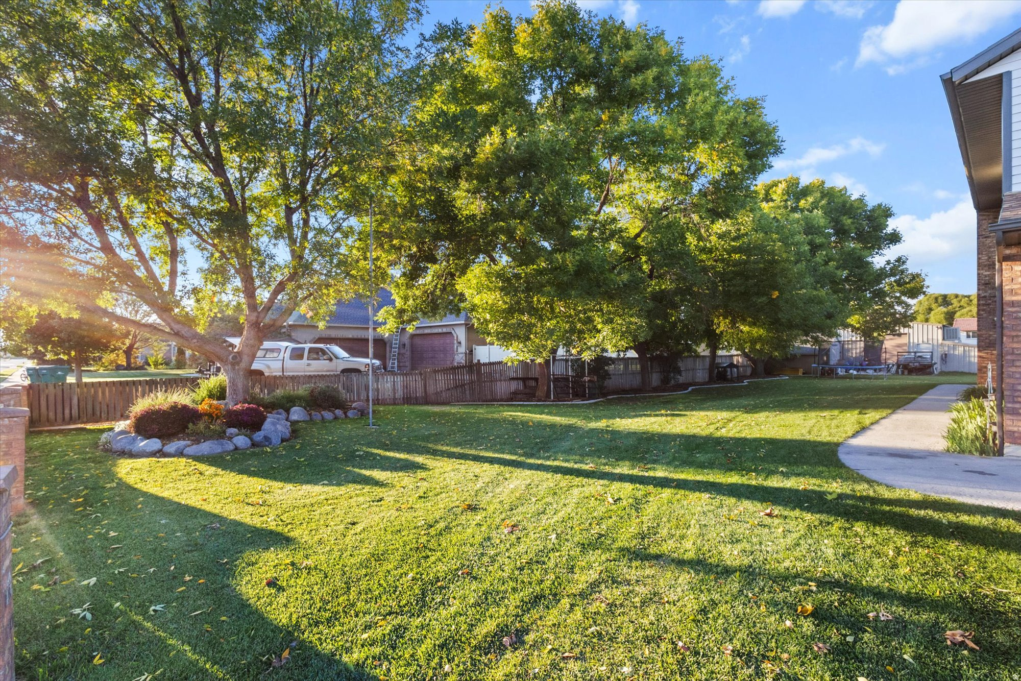 SHADY ACRES - Residential