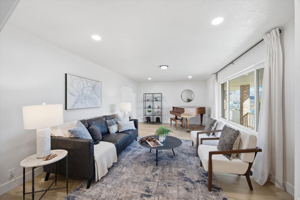 Photo of 6692 W 9770 N, Highland, UT 84003 (MLS # 2143938)