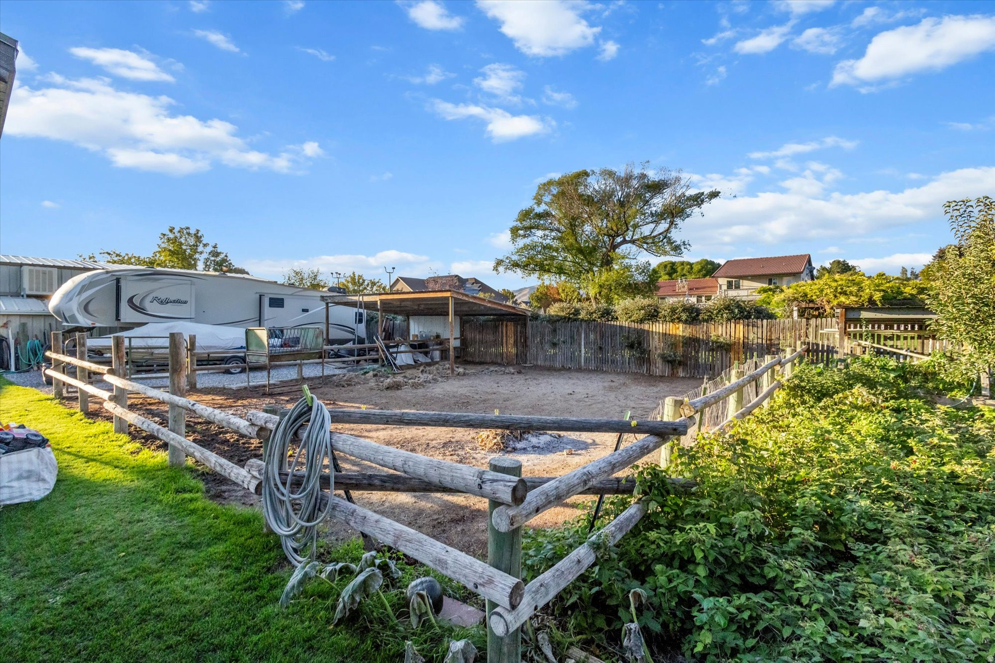 SHADY ACRES - Residential