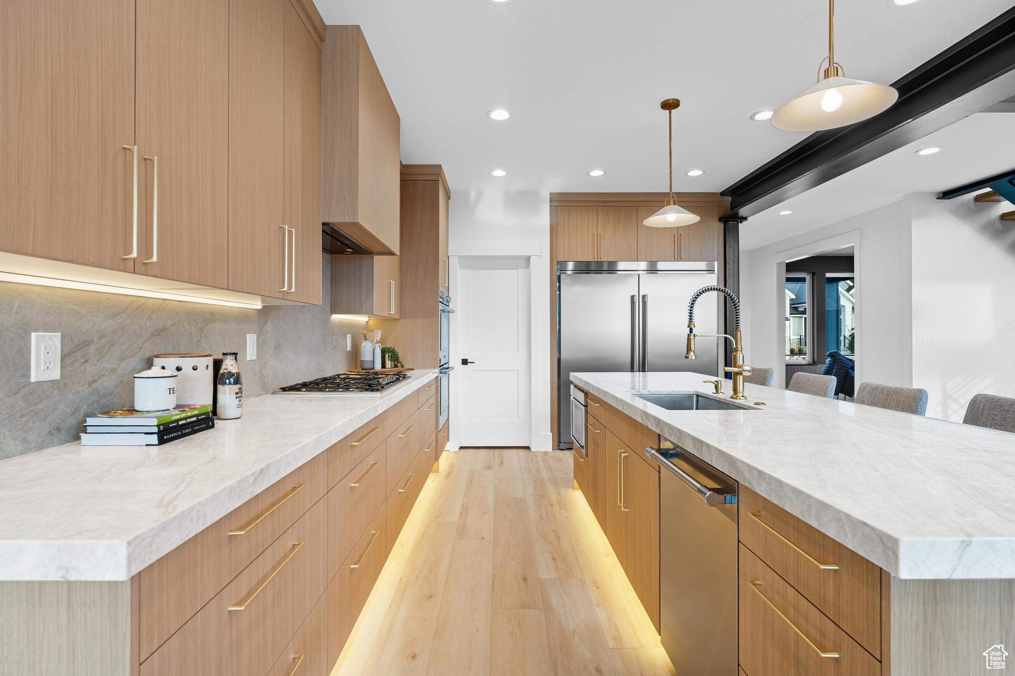 TRAVERSE MOUNTAIN MA - Residential