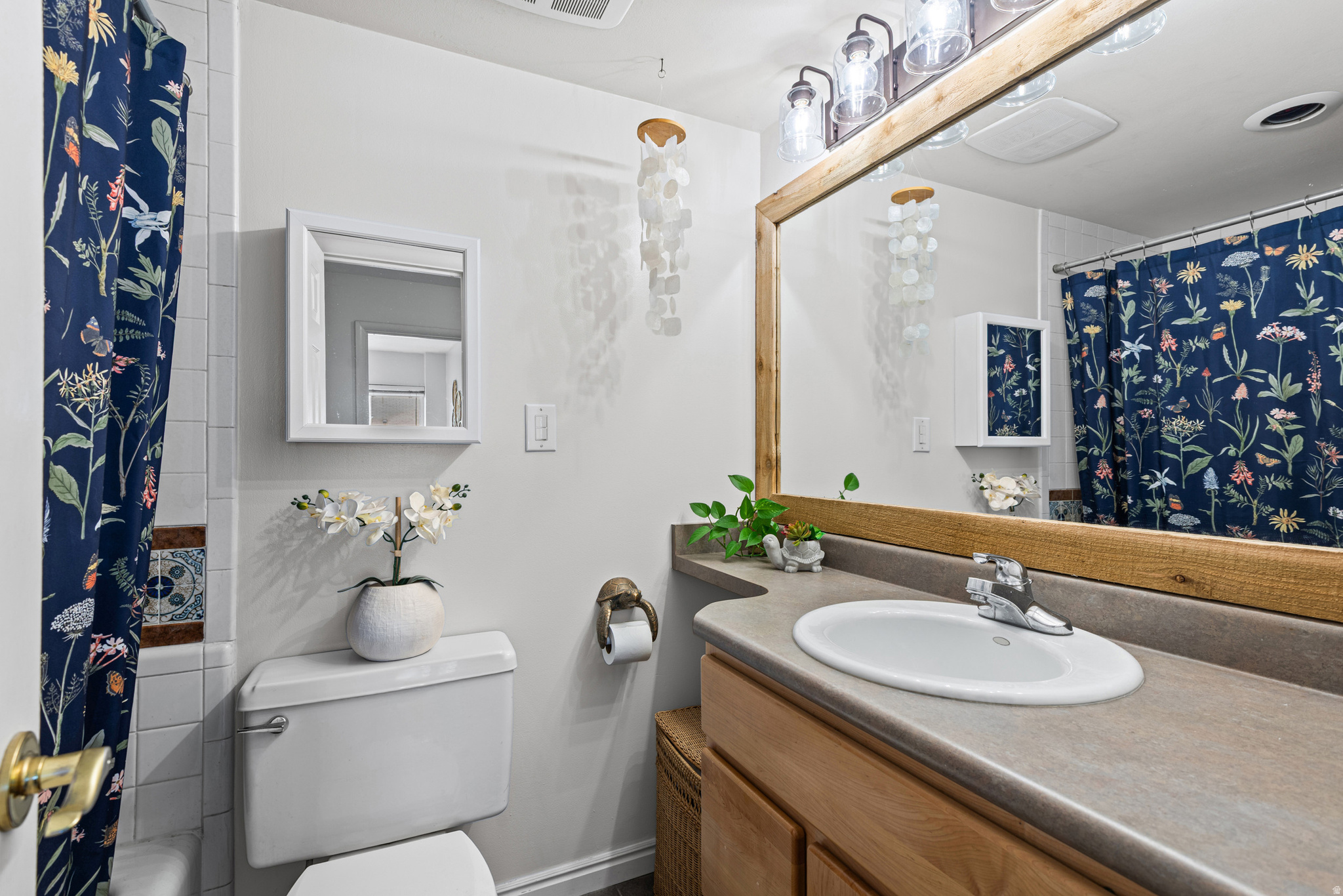 CAPITOL HILL - Residential