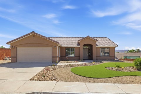 Photo of 17 S 2000 E, Saint George, UT 84790 (MLS # 2165924)