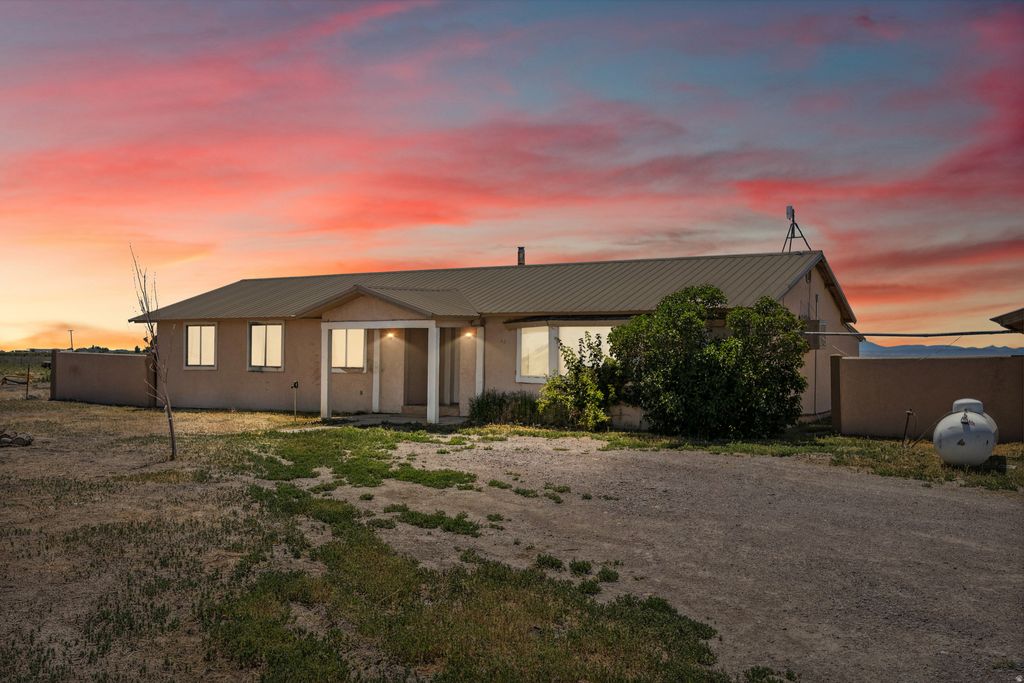 Photo of 7154 N 3000 W, Delta, UT 84624 (MLS # 2125091)
