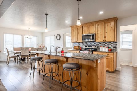 Tiny photo for 1171 S 50 E, Salem, UT 84653 (MLS # 2140740)