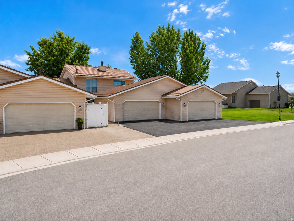 Photo of 539 ESCALANTE DR #15, Vernal, UT 84078 (MLS # 2179095)