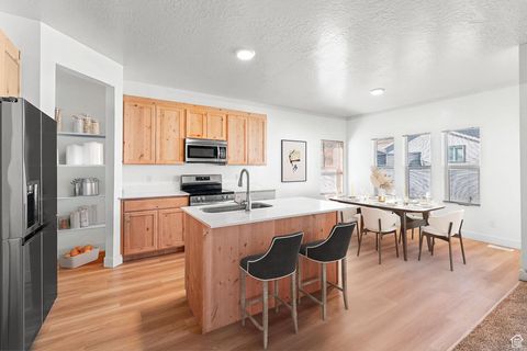 Tiny photo for 1544 S WINDSONG DR, Santaquin, UT 84655 (MLS # 2119248)