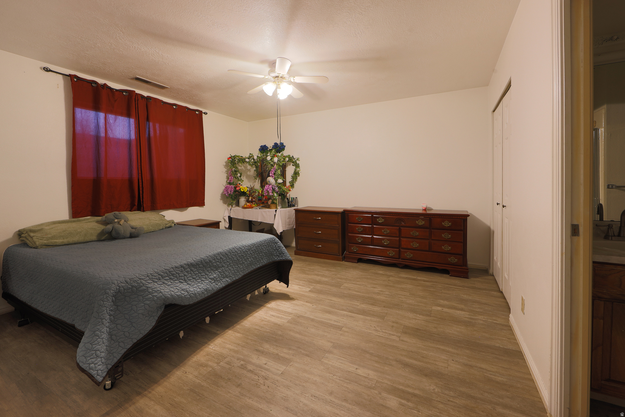 VILLAGE PARK TH 2 - Residential