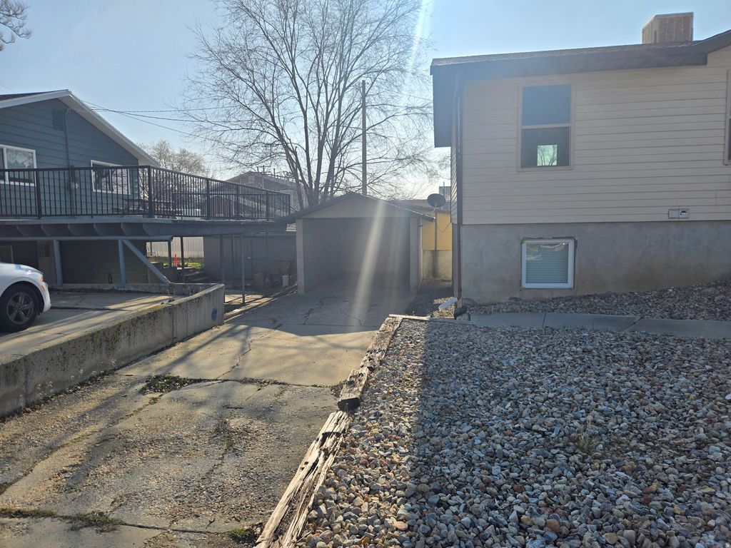 Photo of 281 W 300 N, Kaysville, UT 84037 (MLS # 2132576)