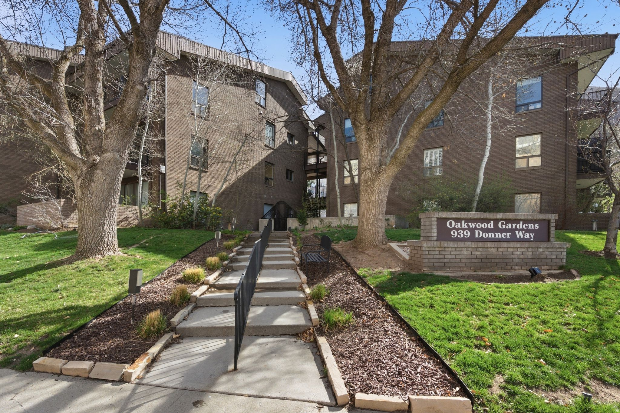 OAKWOOD GARDENS CONDM - Residential