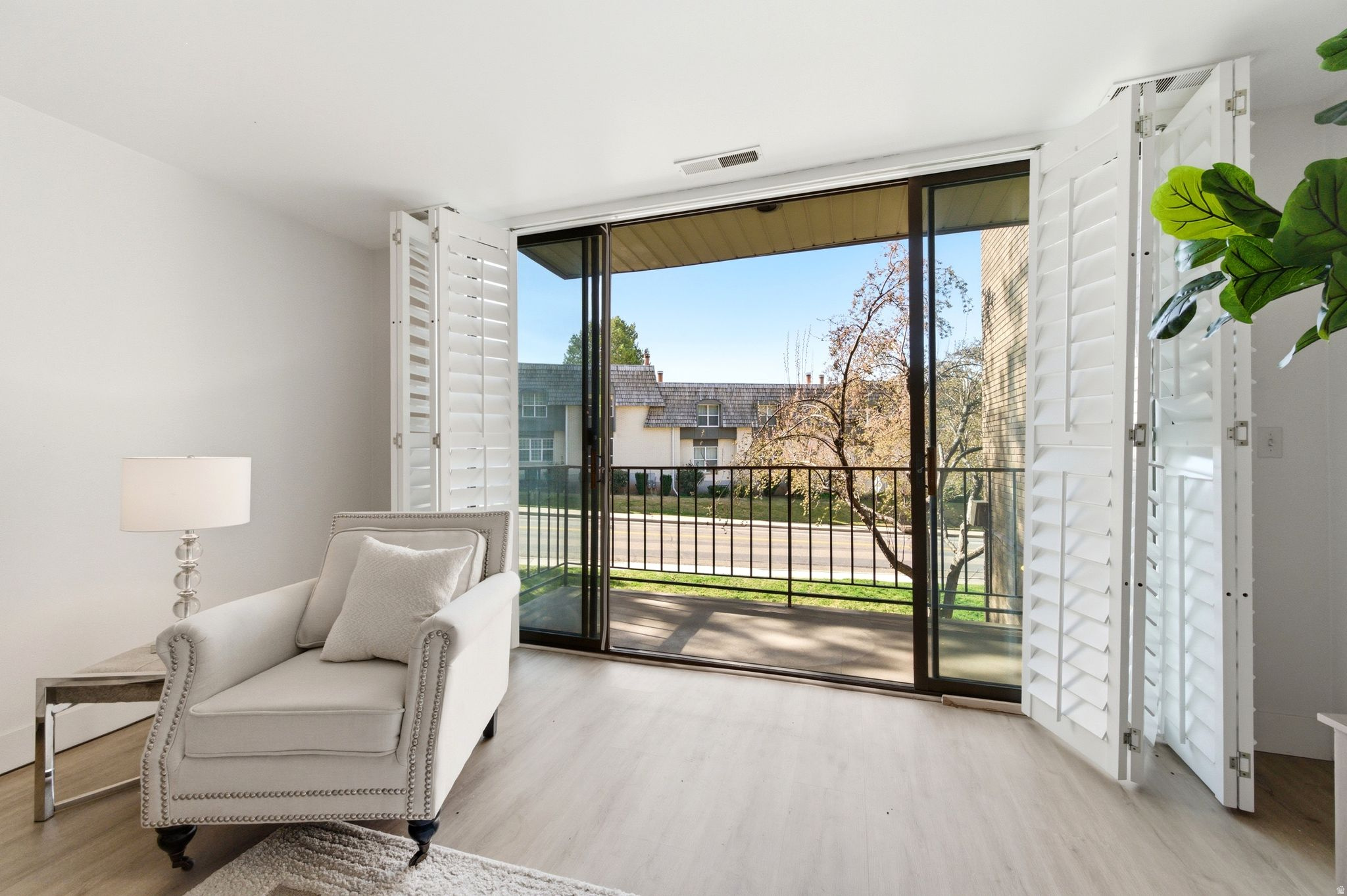 OAKWOOD GARDENS CONDM - Residential