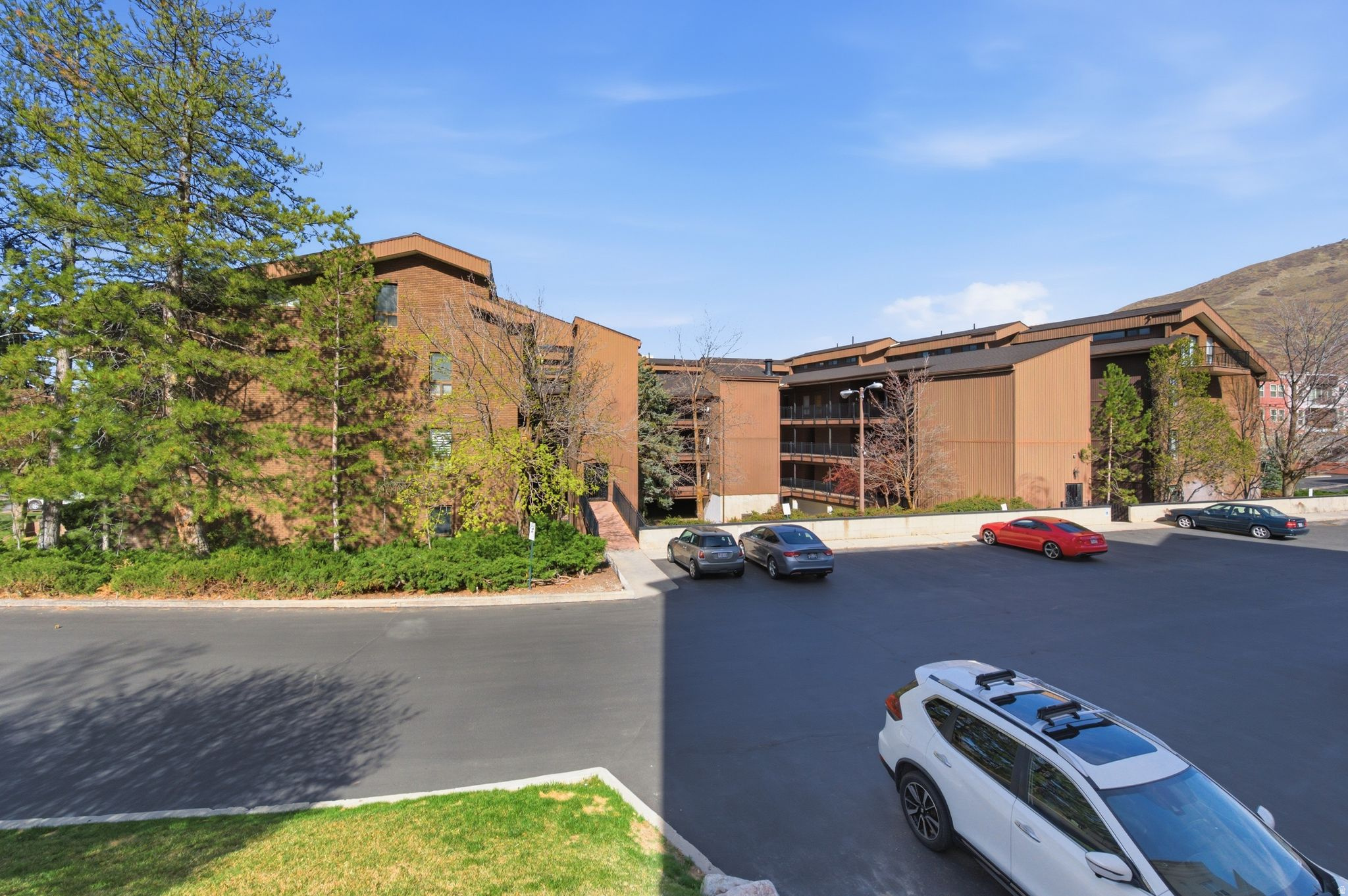 OAKWOOD GARDENS CONDM - Residential