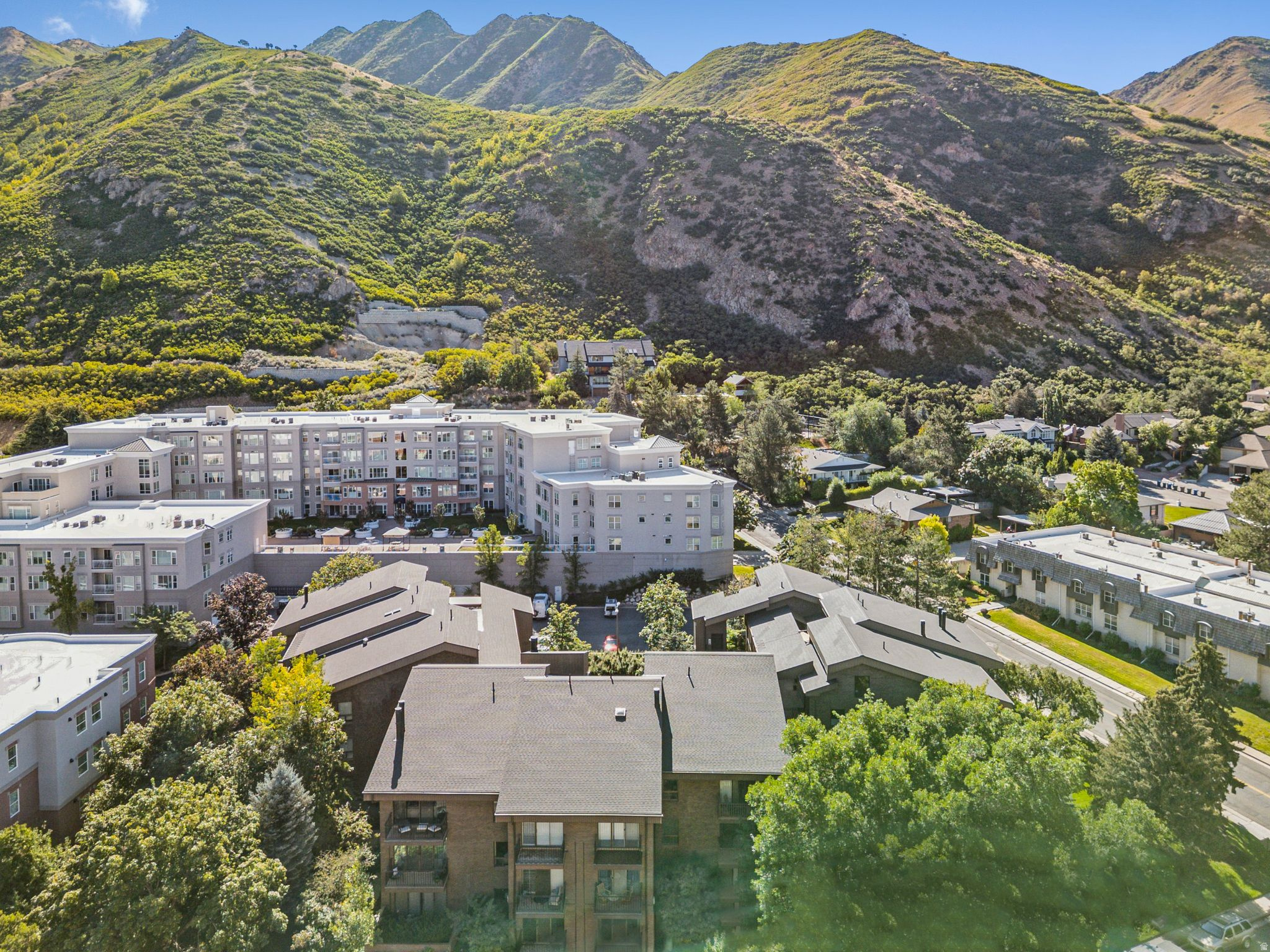 OAKWOOD GARDENS CONDM - Residential