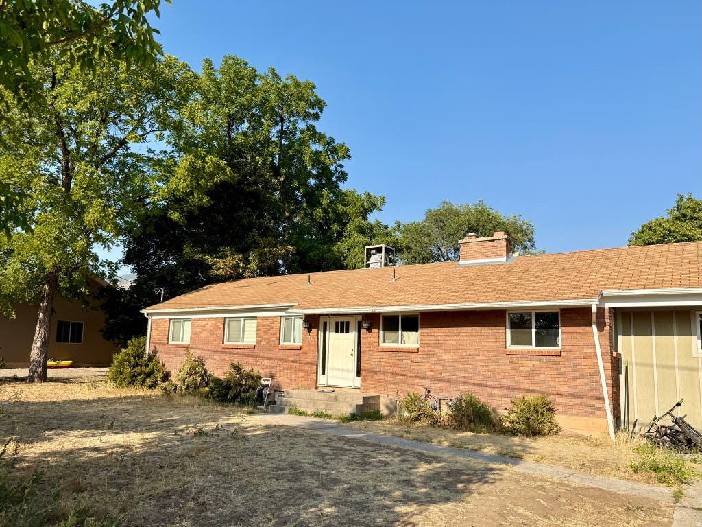 Photo of 496 N 300 W, Mapleton, UT 84664 (MLS # 2178029)