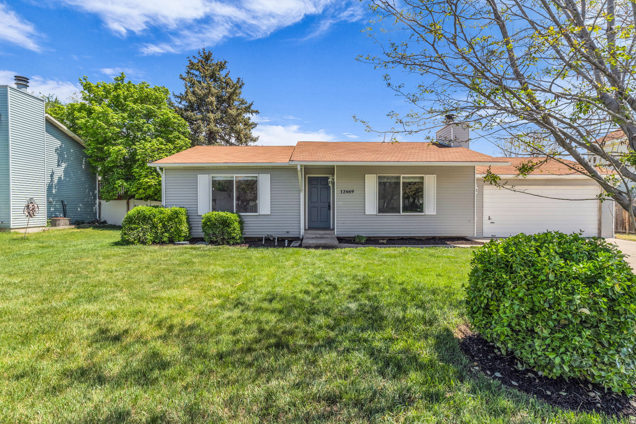 RIVERTON HEIGHTS - Residential