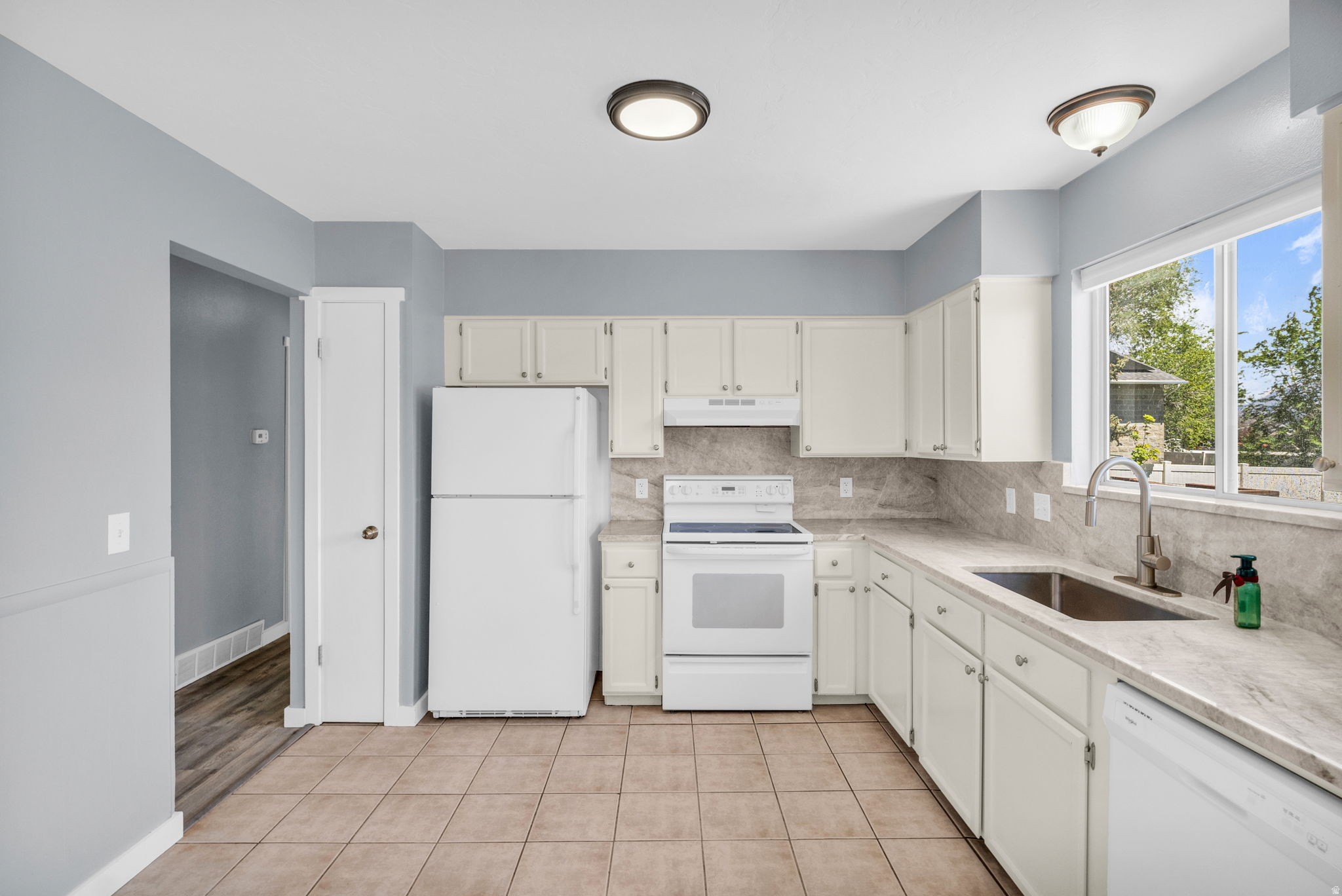 RIVERTON HEIGHTS - Residential