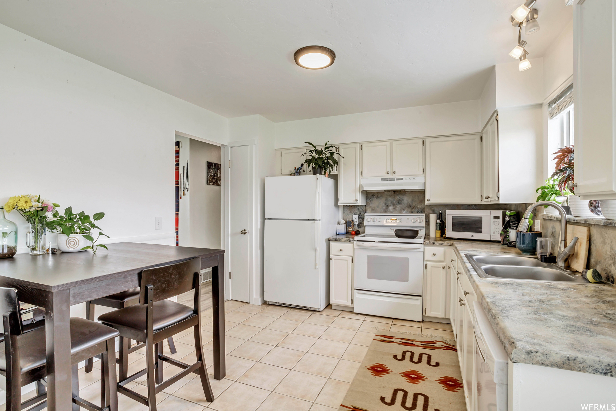 RIVERTON HEIGHTS - Residential