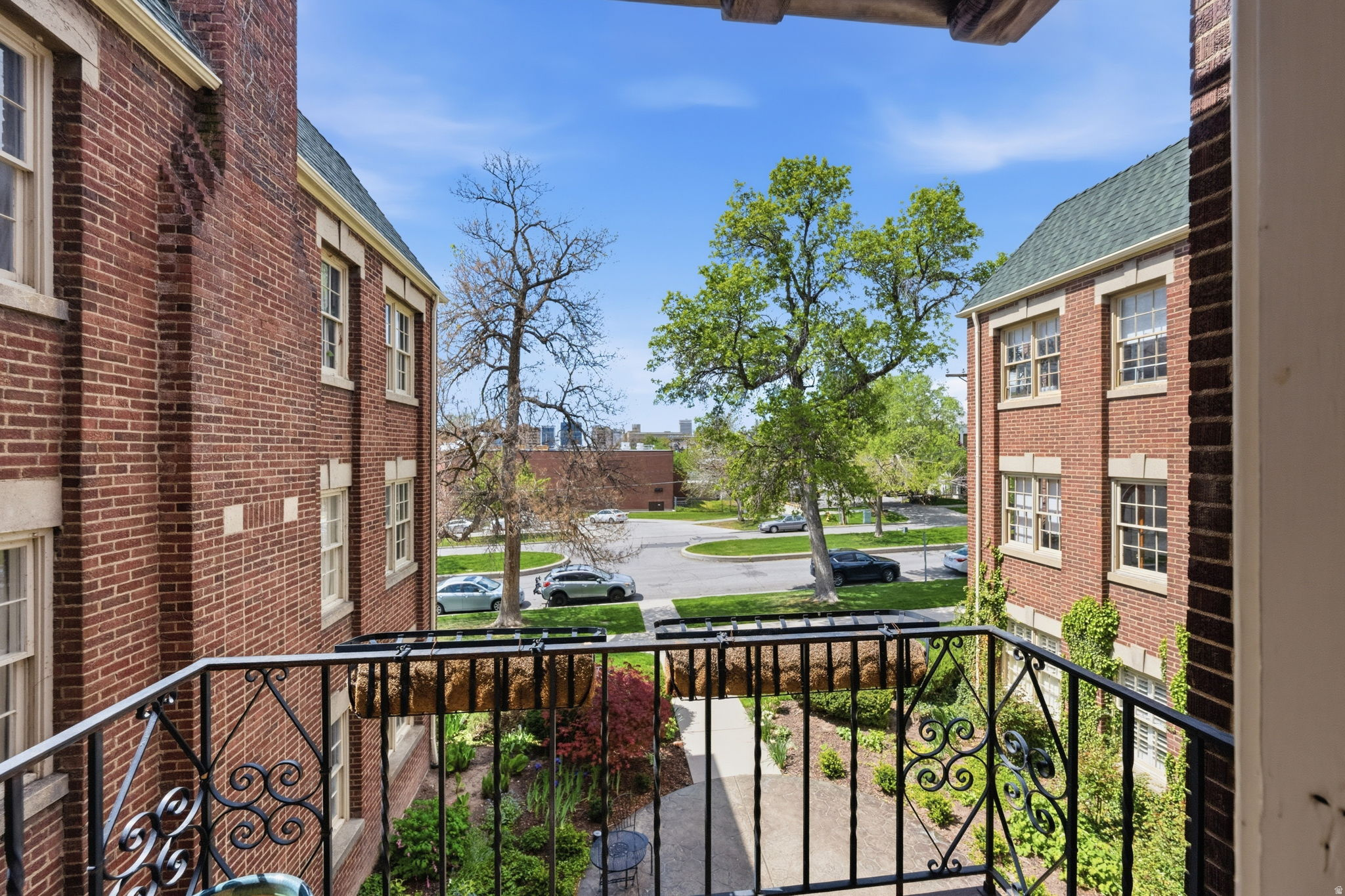 PREMIER CONDOMINIUMS - Residential