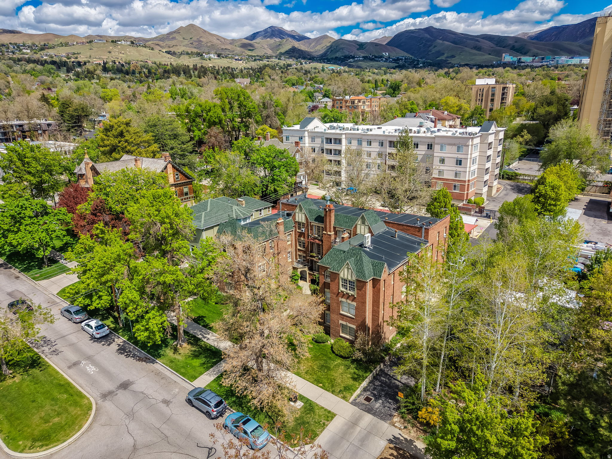 PREMIER CONDOMINIUMS - Residential