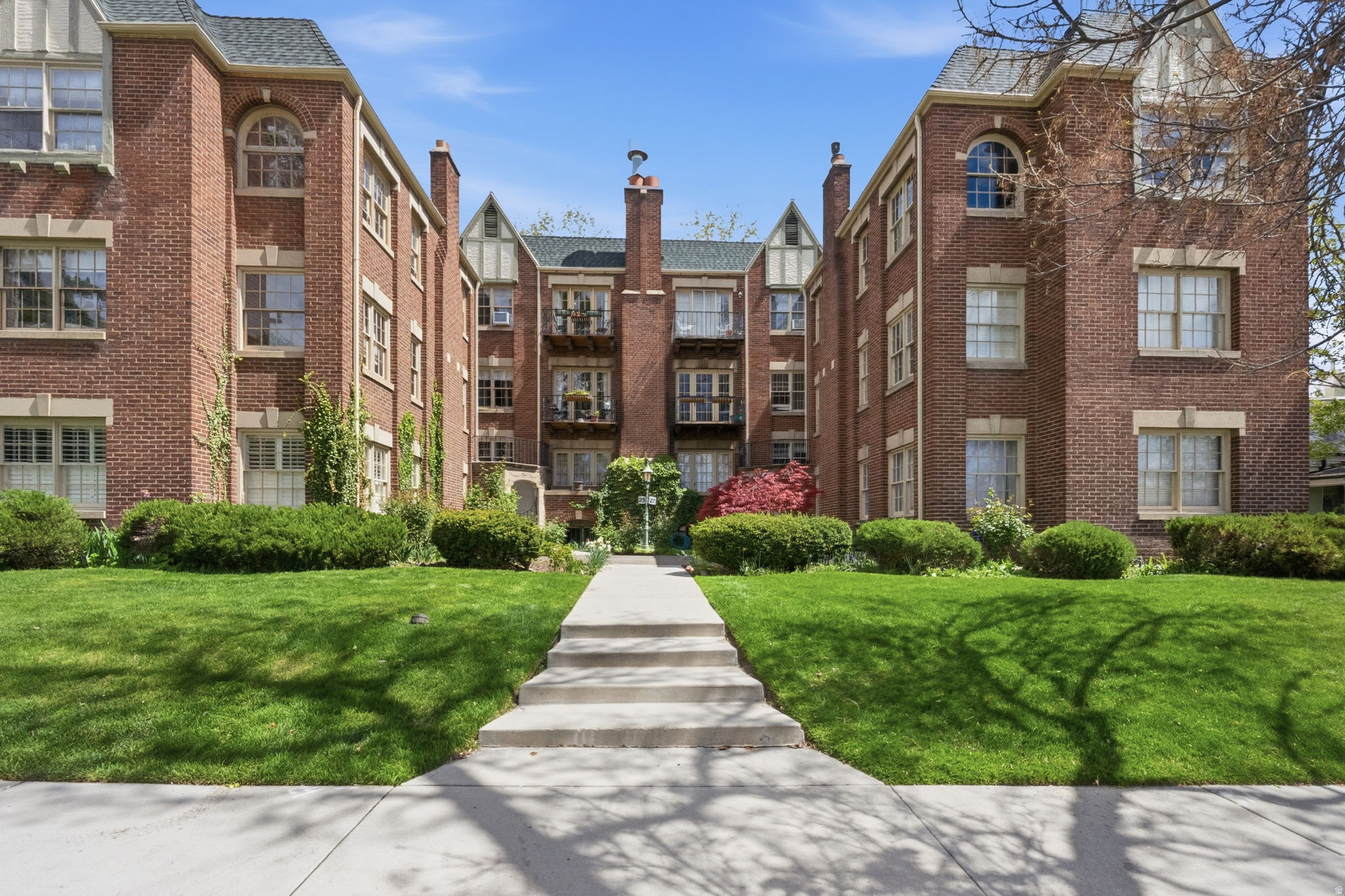 PREMIER CONDOMINIUMS - Residential