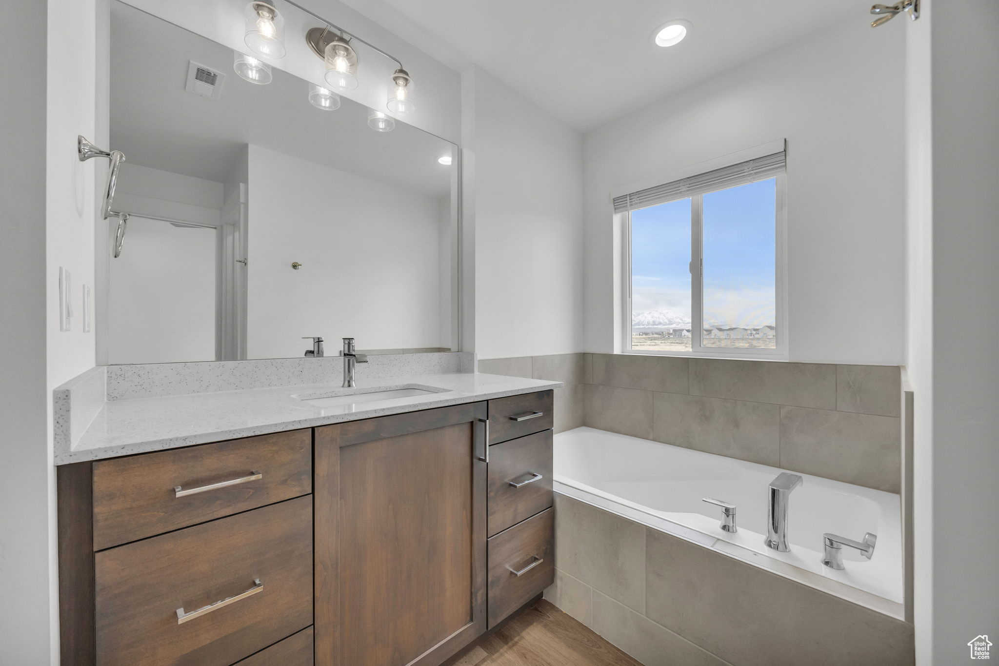 864 N Gleneagles Ct, Tooele, Utah image 17