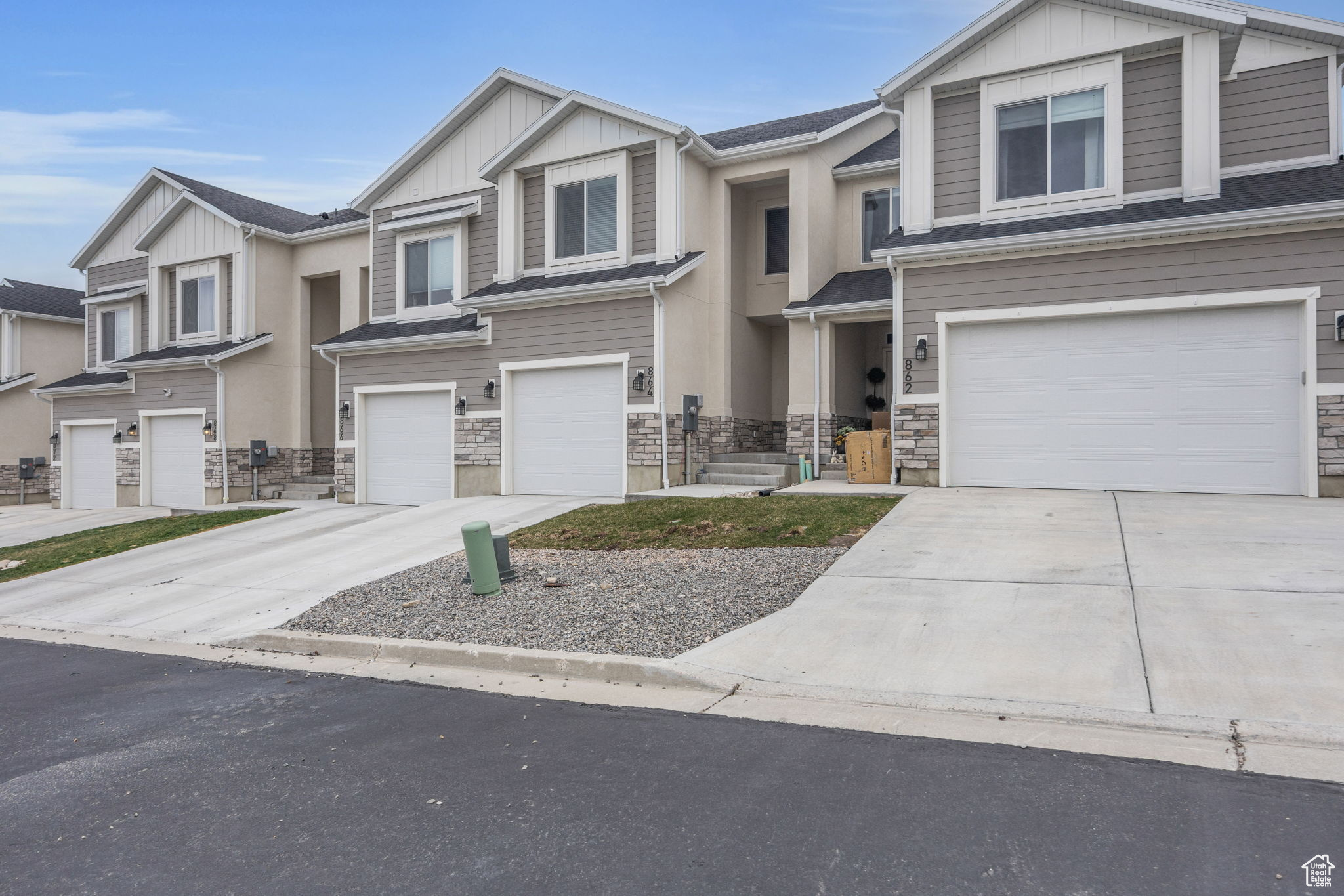 864 N Gleneagles Ct, Tooele, Utah image 2