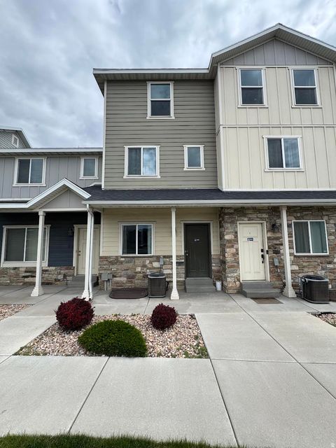 Photo of 309 N 680 E, Vineyard, UT 84059 (MLS # 2155400)