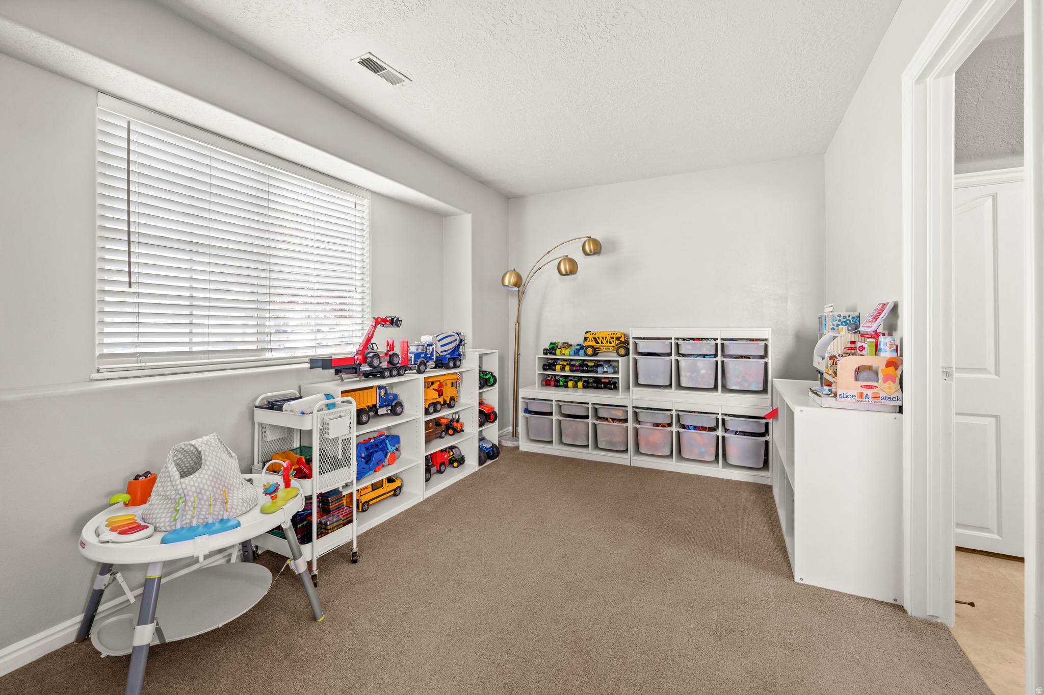 SOUTH WILLOW CREEK - Residential