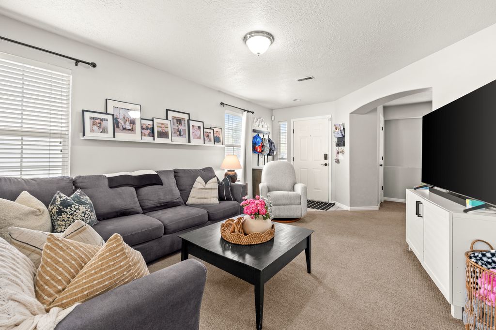 Photo of 174 E ROCKEY PARK LN #34, Draper, UT 84020 (MLS # 2150962)