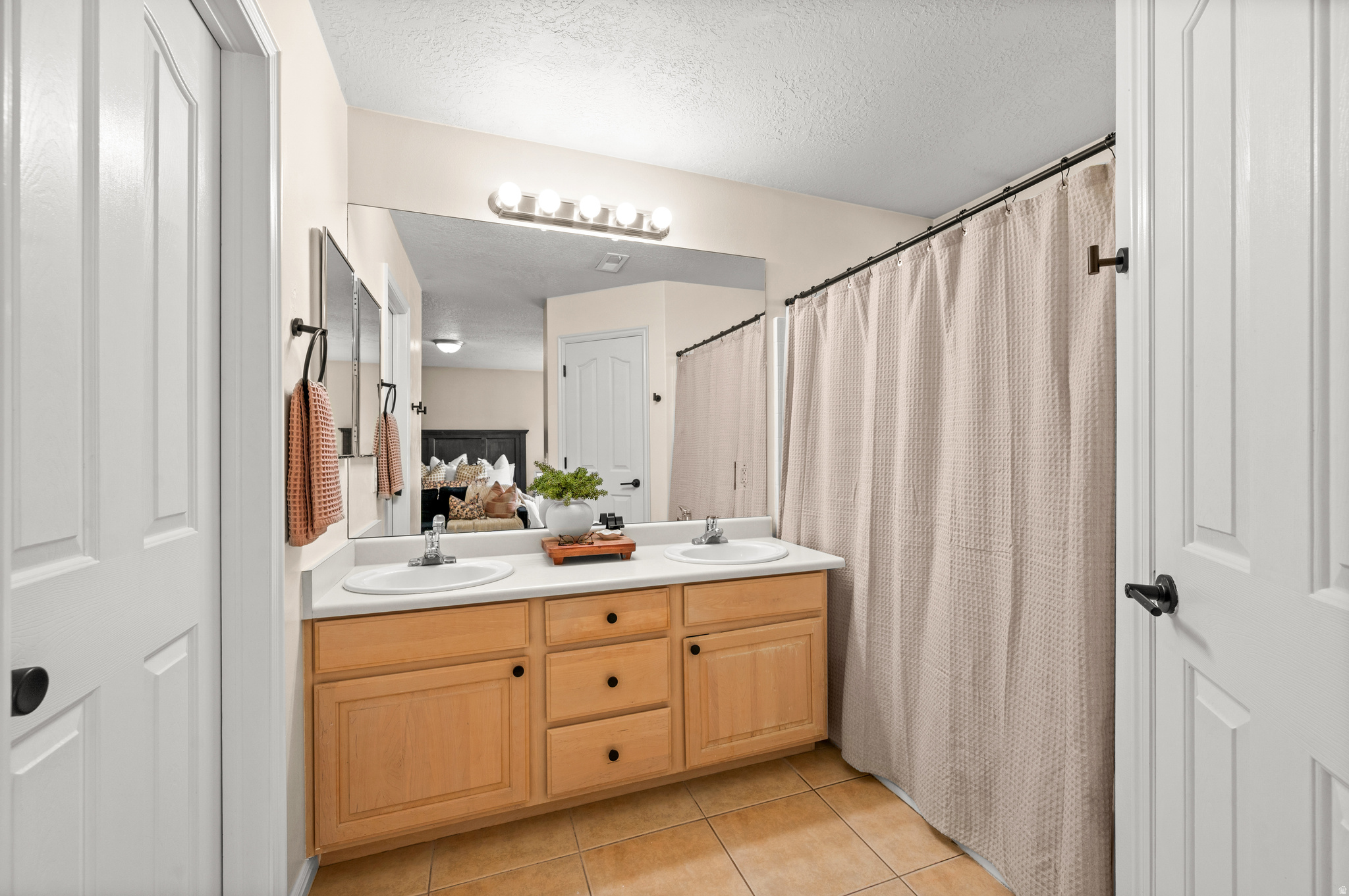 SOUTH WILLOW CREEK - Residential