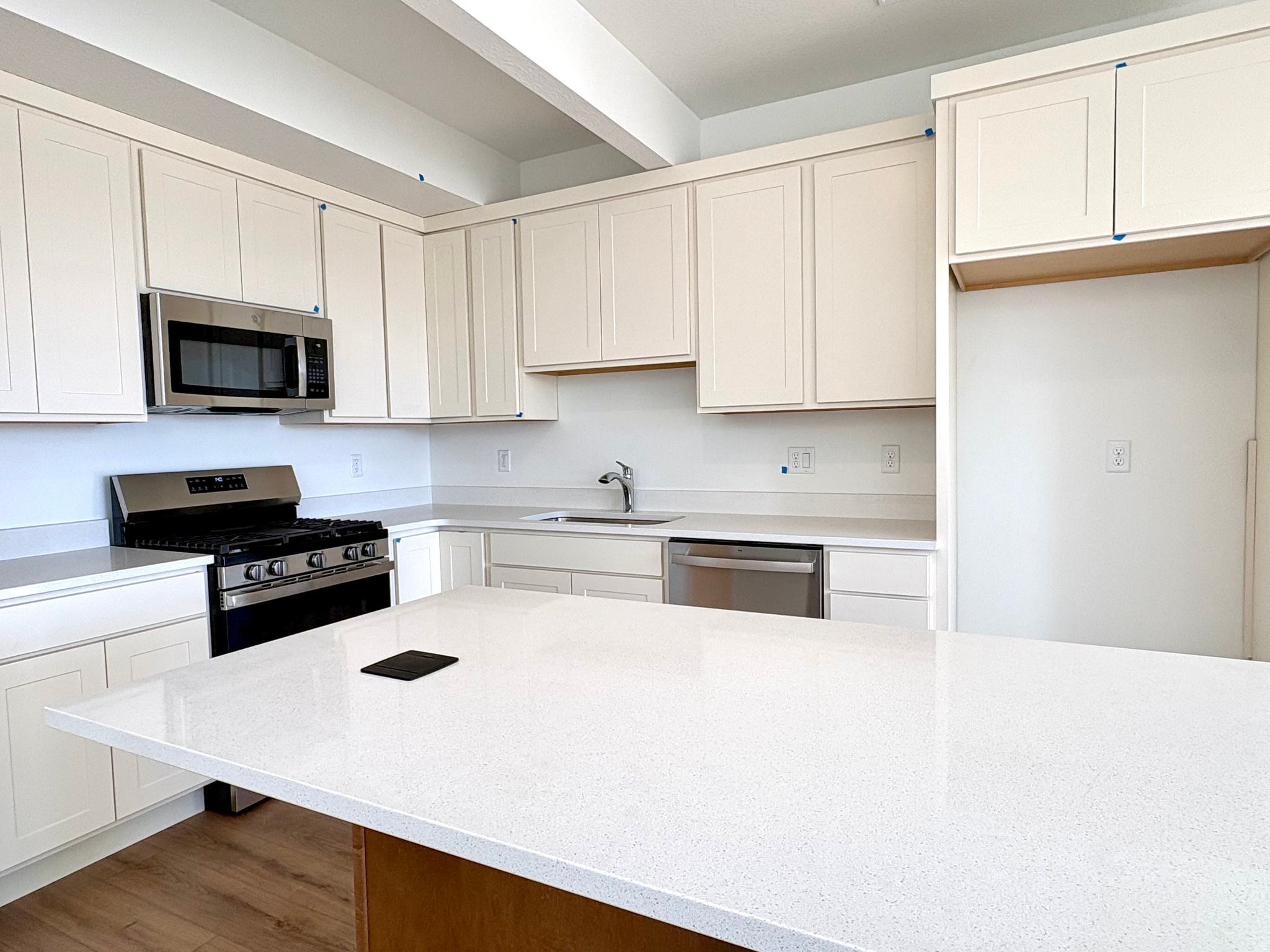 DAYBREAK - Residential