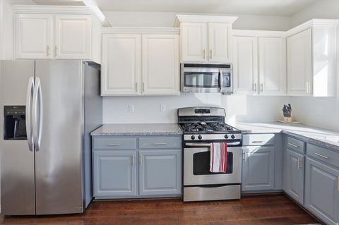 Tiny photo for 1024 N NEWHAM CT W, North Salt Lake, UT 84054 (MLS # 2124754)