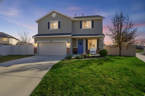 Tiny photo for 1024 N NEWHAM CT W, North Salt Lake, UT 84054 (MLS # 2124754)
