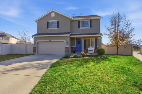 Tiny photo for 1024 N NEWHAM CT W, North Salt Lake, UT 84054 (MLS # 2124754)